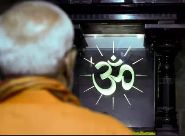 ਪ੍ਰਧਾਨ ਮੰਤਰੀ ਮੋਦੀ ਨੇ ਵੀਰਵਾਰ (30 ਮਈ, 2024) ਨੂੰ ਵਿਵੇਕਾਨੰਦ ਰਾਕ ਮੈਮੋਰੀਅਲ ਵਿਖੇ ਆਪਣਾ 45 ਘੰਟੇ ਦਾ ਧਿਆਨ ਸ਼ੁਰੂ ਕੀਤਾ ਸੀ।