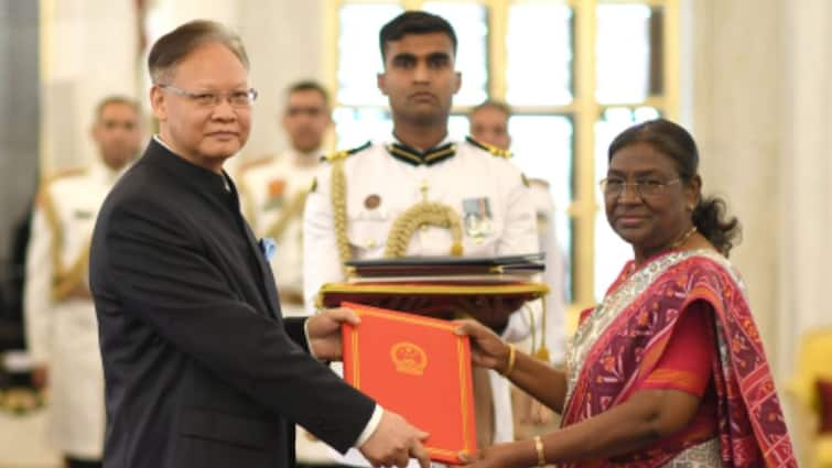 President Murmu Accepts Credentials Of New Ambassadors Of China, UK, And 5 Different Nations