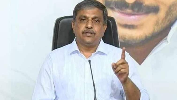 police have filed a criminal case against Sajjala Ramakrishna Reddy for his comments regarding courting agents Andhra Pradesh News: సజ్జలపై క్రిమినల్ కేసు నమోదు - రెచ్చగొట్టే వ్యాఖ్యలు చేశారనే ఫిర్యాదుతో చర్యలు