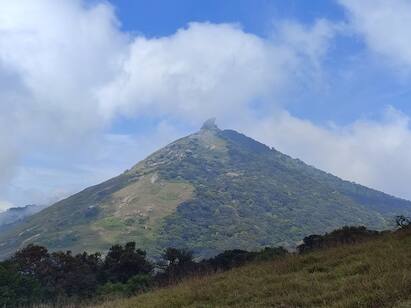 Deadline for Velliangiri Trekking  Darshan of 2.25 lakh people - TNN Velliyangiri hills : வெள்ளியங்கிரி மலையேற்றத்திற்கான அவகாசம் நிறைவு  2.25 இலட்சம் பேர் தரிசனம்