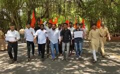 Pune News : विद्यापीठात गांजा सापडल्याने अभाविप आक्रमक; थेट आंदोलन छेडलं!