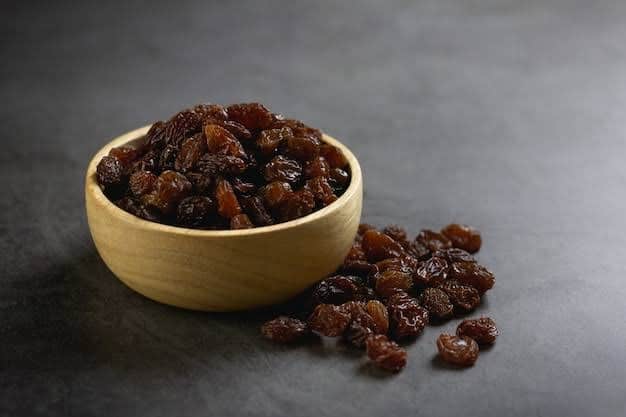 Too many raisins can increase respiratory problems.  Its consumption can cause breathing difficulties.  This is why experts advise against eating too many raisins.  In case of illness, it is forbidden to eat it without the advice of a doctor.