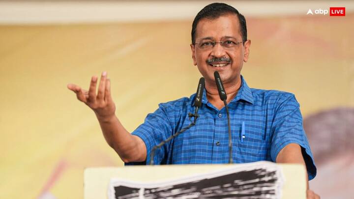 आप संयोजक ने बताया कि उन्होंने जेल में 30 दिन में तीन बार फल खाए होंगे. एक बार प्रसाद आया तो उसे आलू-पूड़ी बताया गया.