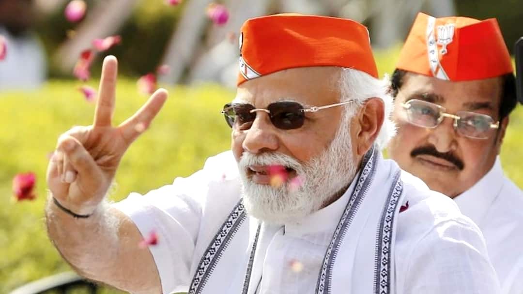 Lok Sabha Election Exit Poll 2024 Result three survey gives nda maximum seats news 18 today chanakya news nation axis jan ki baat bjp seat projection marathi news Lok Sabha Election Exit Poll 2024 : भाजपचा 400 पारचा नारा खरा ठरणार? तीन एक्झिट पोल NDAच्या बाजूने