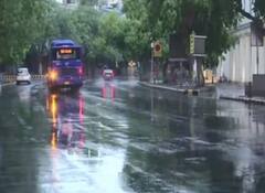 Delhi Weather: दिल्ली में बारिश से राहत की उम्मीद कम! जानें क्यों?