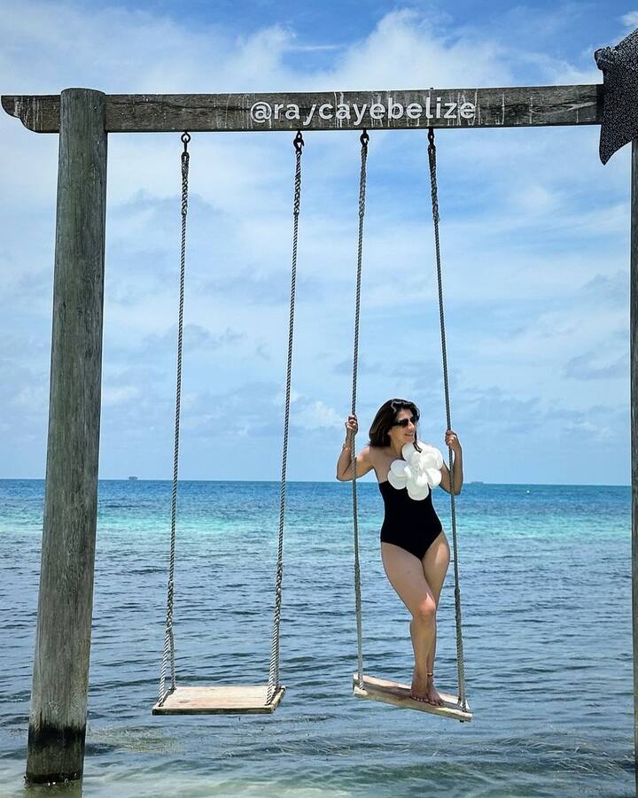 సోషల్ మీడియాలో యాక్టివ్ గా ఉంటూ తన లేటెస్ట్ ఫోటోలు, వీడియోలను అభిమానులతో పంచుకుంటుంది.Photo Credit: MEHREEN/Instagram