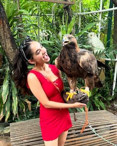 Anushka Sen Makes New Friends At Safari World, Bangkok; Check Out Pics