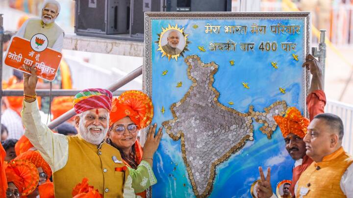 संजय सिंह ने एग्जिट पोल पर भी सवाल उठाए और कहा कि एग्जिट पोल सरकार के होते हैं, ये एग्जिट पोल बीजेपी के हैं. एग्जिट पोल में हमेशा बीजेपी को जीतते हुए दिखाया जाता है.