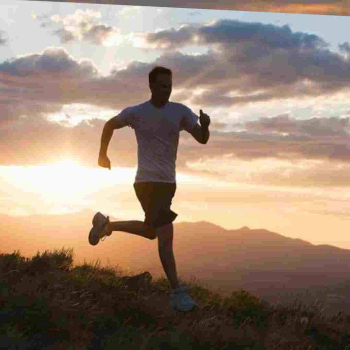 ਖੁਸ਼ਹਾਲ ਜੀਵਨ ਅਤੇ ਸਿਹਤ ਲਈ ਦਿਮਾਗੀ ਤੌਰ 'ਤੇ ਸਾਹ ਲੈਣ ਦਾ ਅਭਿਆਸ ਕਰਨਾ ਬਹੁਤ ਮਹੱਤਵਪੂਰਨ ਹੈ। ਤੁਸੀਂ ਆਪਣੀਆਂ ਅੱਖਾਂ ਬੰਦ ਕਰੋ ਅਤੇ ਡੂੰਘੇ ਸਾਹ ਲੈਣ ਅਤੇ ਧਿਆਨ ਕਰਨ ਦੀ ਕੋਸ਼ਿਸ਼ ਕਰੋ। ਇਹ ਤੁਹਾਨੂੰ ਅੰਦਰੋਂ ਸ਼ਾਂਤ ਰੱਖੇਗਾ। ਇਸ ਨਾਲ ਤੁਹਾਡੀਆਂ ਸਾਰੀਆਂ ਚਿੰਤਾਵਾਂ ਅਤੇ ਤਣਾਅ ਦੂਰ ਹੋ ਜਾਣਗੇ।