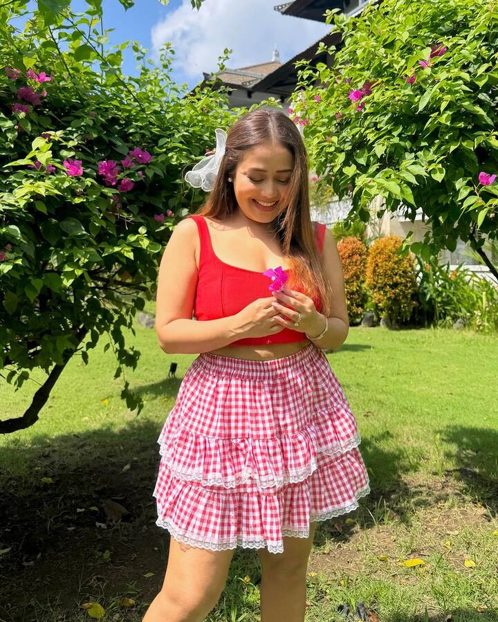 હા, નેહા કક્કરે 2020 પહેલા કોઈને પોતાનો જીવનસાથી બનાવવાનું વિચાર્યું પણ નહોતું, પરંતુ રોહનપ્રીતની એન્ટ્રીએ તેને કહેવા મજબૂર કરી દીધી કે, 'મિલે હો તુમ હમકો નસીબો સે...'.