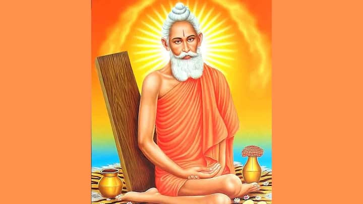 'যদি একটু ভালোবাসা আর ভক্তির ছোঁয়া দিয়ে তুমি আমাকে ডাকো, তুমি তাৎক্ষণিকভাবে অনুভব করবে আমি তোমার কতটা কাছের মানুষ। শরীরে তোমার কথা যেমন শুনেছি, এই দেহ আর নেই তখনও শুনব।'বলতেন বাবা লোকনাথ