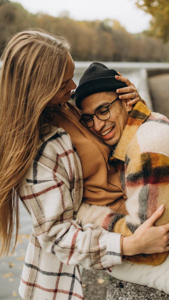 या राशींचे लोक प्रेमात पडल्यावर कसे वागतात.