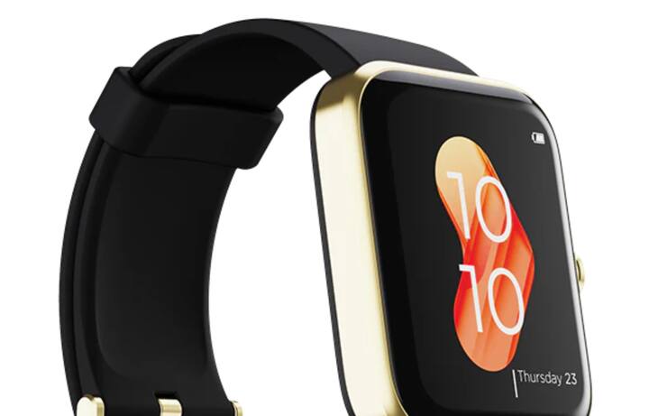 आपके लिए पहला बेस्ट ऑप्शन boAt Xtend है. इस स्मार्टवॉच में आपको 1.69 इंच की बड़ी स्क्रीन मिलती है. इसमें आपको ढेरों स्पोर्ट्स मोड, स्लीप मॉनिटर और वाटर रेजिस्टेंस फीचर मिलने वाला है. यह वॉच अमेजन से आप सिर्फ 999 रुपये में खरीद सकते हैं.