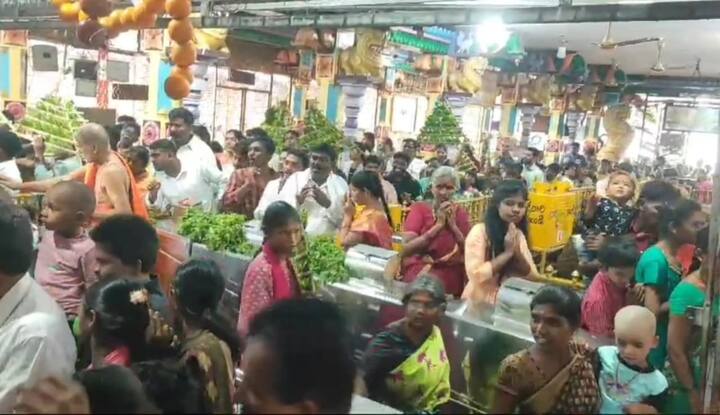 నెట్టికంటి ఆంజనేయుని దర్శనానికి ఉదయం నుంచే బారులు తీరిన భక్తులు - ఆలయంలో భక్తుల రద్దీ