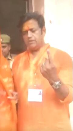 रवि किशन ने गोरखपुर के मतदान केंद्र पर मतदान किया | 7th Phase Voting | ABP Shorts