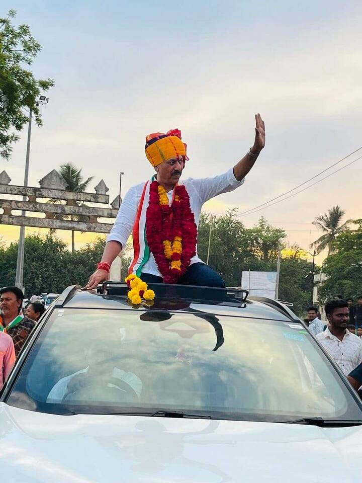 गुजरात की आणंद सीट पर बीजेपी के मितेश रमेशभाई पटेल को कांग्रेस विधायक अमित चावड़ा ने चुनौती दिया है.