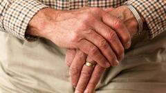 Save The Elderly from Heat Stroke : अशी घ्या उष्माघातापासून घरातील वृदधांची काळजी!