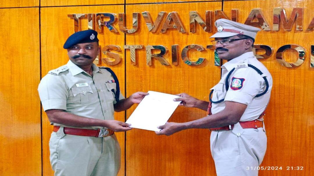 'என்கவுன்டர் ஸ்பெஷலிஸ்ட்’ ; திருவண்ணாமலையில் பணி ஓய்விற்கான சான்றிதழ் பெற்ற ஏடிஎஸ்பி வெள்ளத்துரை ADSP Velladurai cancellation of job removal and order 5 lakhs withholding - TNN 'என்கவுன்டர் ஸ்பெஷலிஸ்ட்’ ; திருவண்ணாமலையில் பணி ஓய்விற்கான சான்றிதழ் பெற்ற ஏடிஎஸ்பி வெள்ளத்துரை