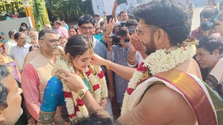KKR All rounder Venkatesh Iyer ties the knot with Shruti Raghunathan Venkatesh Iyer Marriage: KKR ને ચેમ્પિયન બનાવનારા વેંકટેશ અય્યરે કર્યા લગ્ન, સામે આવી પ્રથમ તસવીર