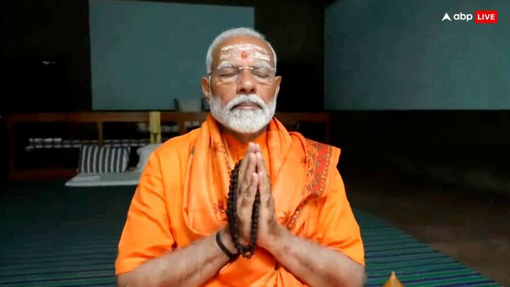 पतंजलि आयुर्वेद के कर्ता-धर्ता माने जाने वाले बाबा रामदेव ने कहा कि नरेंद्र मोदी की शख्सियत हिमालय जैसी है.