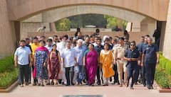 माता-पिता का लिया आशीर्वाद, राजघाट पर बापू को नमन, तिहाड़ पहुंचने से पहले देखें CM केजरीवाल की तस्वीरें