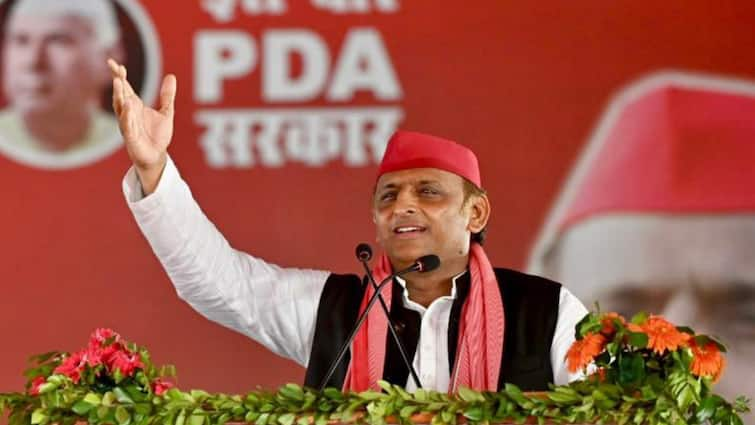 Akhilesh Yadav got huge success in seven years Samajwadi Party became the largest party in UP UP Lok Sabha Trends: अखिलेश यादव को सात साल में मिली बड़ी सफलता, यूपी में सबसे बड़ा दल बनी समाजवादी पार्टी