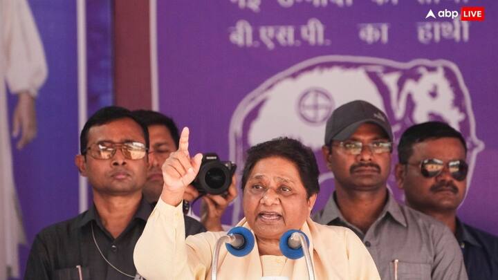 लोकसभा चुनाव के एक्जिट पोल के जो आंकड़े सामने आए हैं उसके बाद सबका सवाल ये है कि बसपा को कितनी सीटें मिलने जा रही हैं. दरअसल, सभी एक्जिट पोल की मानें तो यूपी की 80 सीटों में से बसपा को 1 भी सीट नहीं मिलने नहीं जा रही.