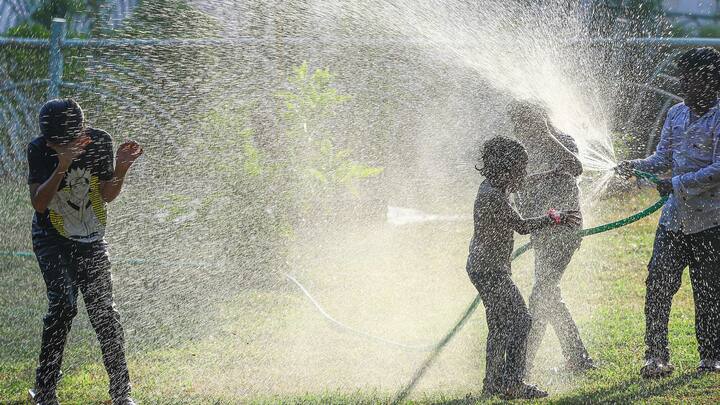 ৮ জেলায় ৩০ থেকে ৪০ কিমি বেগে বইতে পারে ঝোড়ো হাওয়া।