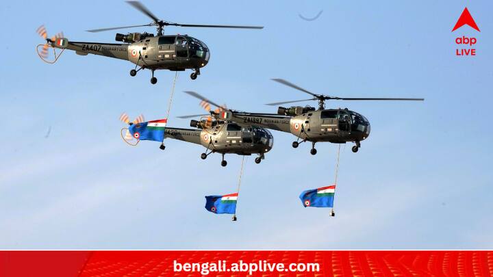 AFCAT-র গ্রাউন্ড ডিউটি (টেকনিক্যাল) বিভাগে চাকরি পেতে হলে দ্বাদশে অঙ্ক এবং পদার্থবিদ্যায় আলাদা ভাবে ৬০ শতাংশ নম্বর আবশ্যক। এছাড়া স্নাতকের ডিগ্রি নিয়েও কিছু যোগ্যতার মান রয়েছে। (ছবি:PTI)