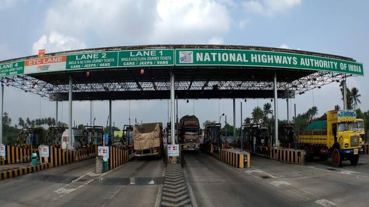 Hyderabad Outer Ring Road Toll Charges To Go Up From June 3 Toll Charges: ఎన్నికల తరువాత దేశంలో తొలి బాదుడు, రోడ్డుపైకి వస్తే టోల్ చార్జీల మోతే!