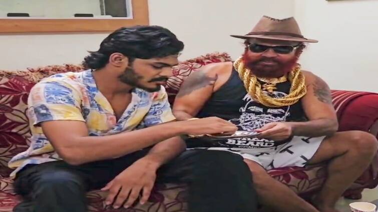 TTF Vasan meeting with Varichiyur Selvam video has gone viral - TNN TTF Vasan: வரிச்சியூர் செல்வத்துடன் டி.டி.எஃப் வாசன் சந்திப்பு - காரணம் என்ன?