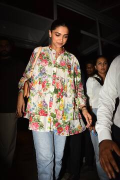 दीपिका पादुकोण ने फैमिली संग किया रेस्टोरेंट में डिनर, फ्लोरल शर्ट में दिखा प्रेग्नेंसी ग्लो!