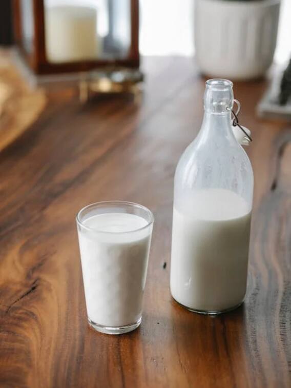 टोंड मिल्क साधारण मिल्क से कितना अलग है?