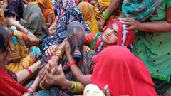 अलीगढ़ पहुंचे 12 शवों का हुआ अंतिम संस्कार, डीएम ने कहा- 'जिम्मेदारों पर होगी कार्रवाई'