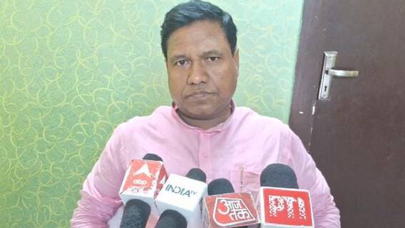 '295+ का दावा कर रहे हैं तो फिर डर कैसा?' चुनाव आयोग से इंडिया गठबंधन की मुलाकात पर संतोष सुमन का तंज '295+ का दावा कर रहे हैं तो फिर डर कैसा?' चुनाव आयोग से इंडिया गठबंधन की मुलाकात पर संतोष सुमन का तंज