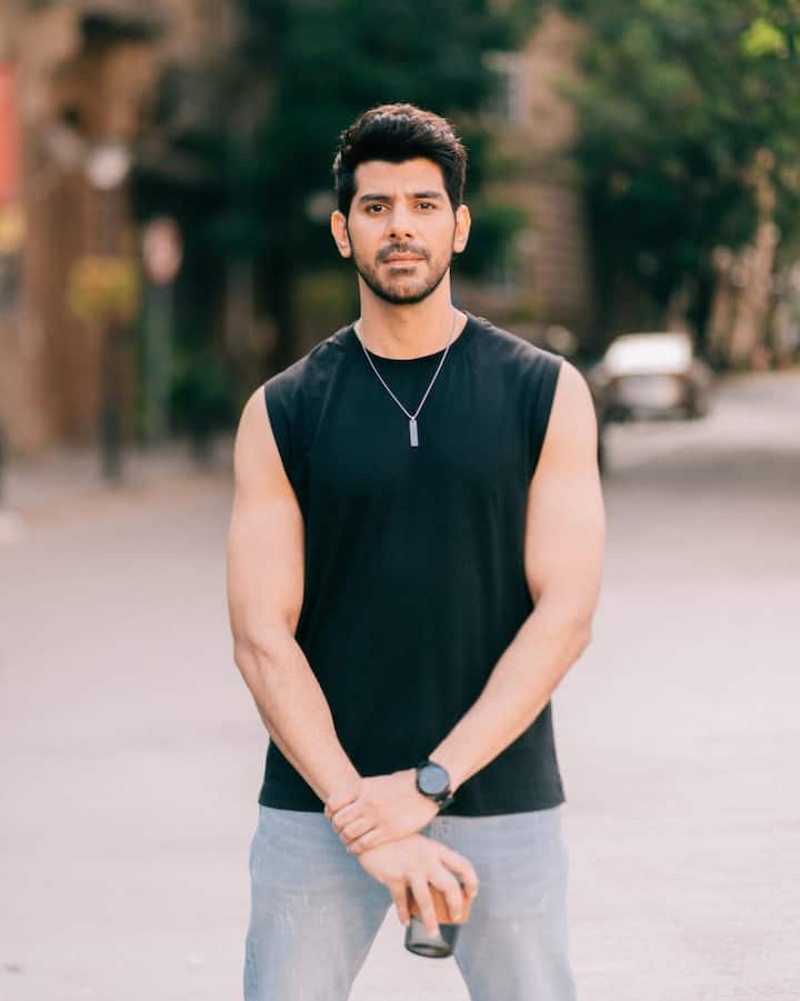 Pavail Gulati - Deva: Pavail Gulati, known for his dramatic roles, is transitioning to action with 'Deva.' Directed by Rosshan Andrews, the film explores Mumbai's gritty underworld, featuring intense action and a gripping narrative. Fans eagerly await Pavail's transformation into a hardened action hero. (Image Source: Special Arrangement)