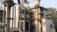 उधम सिंह नगर जिले में गर्मी ने बढ़ाई टेंशन, वाटर कूलर लगाकर ठंडा किया जा रहा ट्रांसफार्मर