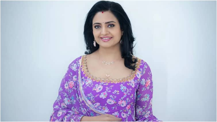 actress Indraja opens up about her family life and husband Absar Indraja: అందుకే చదువు మానేశా, నా కెరీర్‌లో నేను గర్వంగా చెప్పుకునే మూవీ అదే - ఇంద్రజ