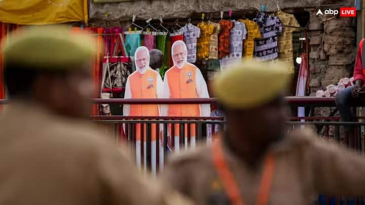 પીએમ આ સમારોહમાં મુખ્ય યજમાન હતા. તેમણે અભિષેક કર્યો અને મંદિરના ઉદ્ઘાટનના 11 દિવસ પહેલા વિશેષ વિધિ પણ કરી.