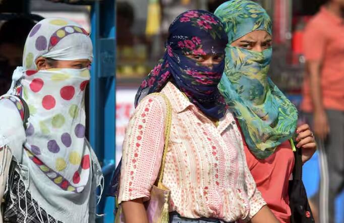 ਮੌਸਮ ਵਿਭਾਗ ਨੇ ਕਿਹਾ ਕਿ ਵੀਰਵਾਰ (06 ਜੂਨ, 2024) ਨੂੰ ਝਾਰਖੰਡ ਦੇ ਕੁਝ ਹਿੱਸਿਆਂ ਵਿੱਚ ਹੀਟ ਵੇਵ ਦੇ ਹਾਲਾਤ ਬਣਨ ਦੀ ਸੰਭਾਵਨਾ ਹੈ।