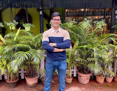 ​अंसार शेख शुरू से ही काफी होशियार रहे हैं. उन्होंने 10वीं और 12वीं क्लास में अच्छे नंबर हासिल किए थे. इसके अलावा उन्होंने पुणे से अपनी ग्रेजुएशन पूरी की है. UPSC परीक्षा की तैयारी करने के लिए उन्होंने तीन साल तक हर दिन करीब 12 घंटे काम किया. इसके अलावा उन्होंने एक वर्ष के लिए कोचिंग जॉइन की थी, जहां उनकी आर्थिक स्थिति को देखते हुए फीस का एक हिस्सा माफ कर दिया गया था.