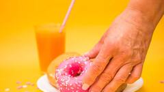 Health Tips: चीनी को पूरी तरह से डाइट से हटाना भी नहीं है समझदारी, क्योंकि शरीर पर दिखने लगते हैं ये साइड इफेक्ट्स