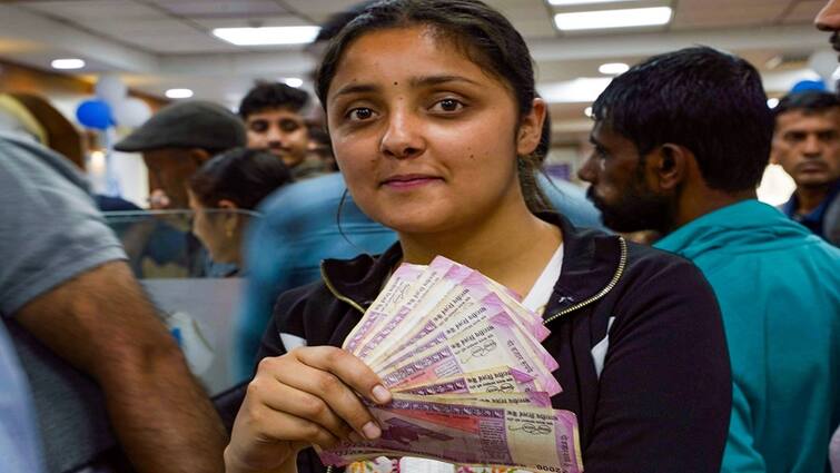 Rs 2000 banknotes with value of Rs 7755 crore still to be returned 2000 Rupee Note:  હજુ આટલા કરોડની 2000 રૂપિયાની નોટો છે લોકો પાસે, આરબીઆઈએ કરી પુષ્ટિ