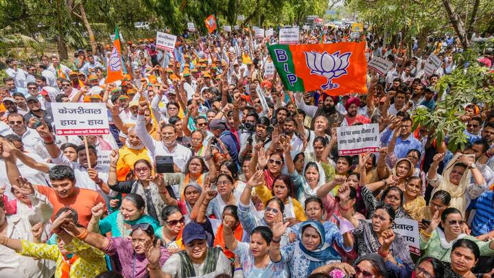 मध्य प्रदेश की 29 सीटों की बात करें तो सट्टा बाजार में अनुमान लगाया है कि 28 सीटें भाजपा के खाते में तो वहीं 1 सीट कांग्रेस के खेमे में जाती नजर आ रही है.