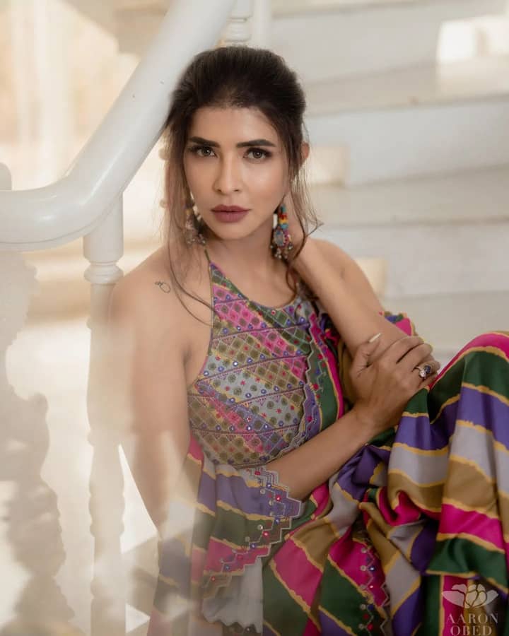 మంచు లక్ష్మీ యాంకర్​గా తెలుగు ప్రేక్షకులకు దగ్గరైంది. మంచు మోహన్​ బాబు కూతురినని గర్వంగా చెప్తూనే.. తనకంటూ ప్రత్యేక స్థానం సంపాదించుకుంది.(Images Source : Instagram/Manchu Lakshmi)