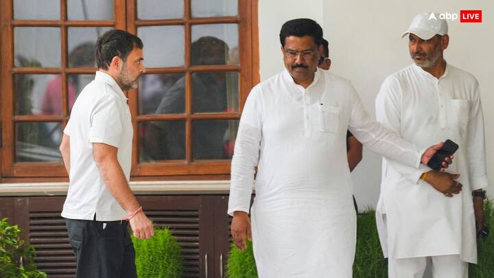 आचार्य प्रमोद कृष्णम की ओर से कांग्रेस पर हमला तब बोला गया जब पार्टी ने एग्जिट पोल के रिजल्ट को लेकर सवाल खड़े किए हैं.