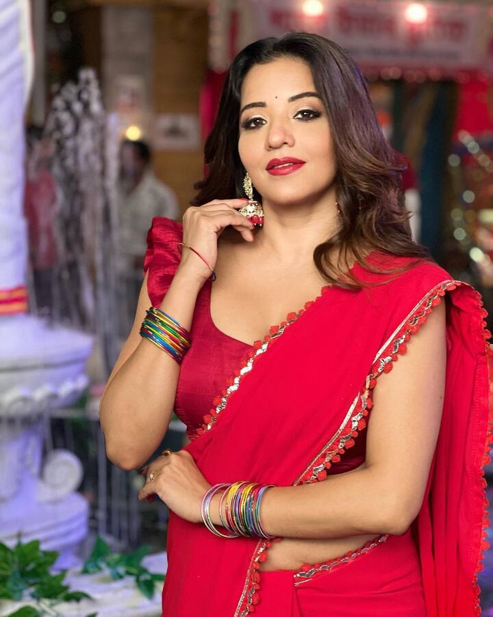ઈન્સ્ટાગ્રામ પર મોનાલિસાના લાખો ફોલોઅર્સ છે. લોકો તેની તસવીરોને લાઈક કરે છે.