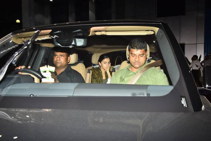 After enjoying the festivities, Ranbir and Alia arrived in the city and were clicked at the private airport in Kalina.