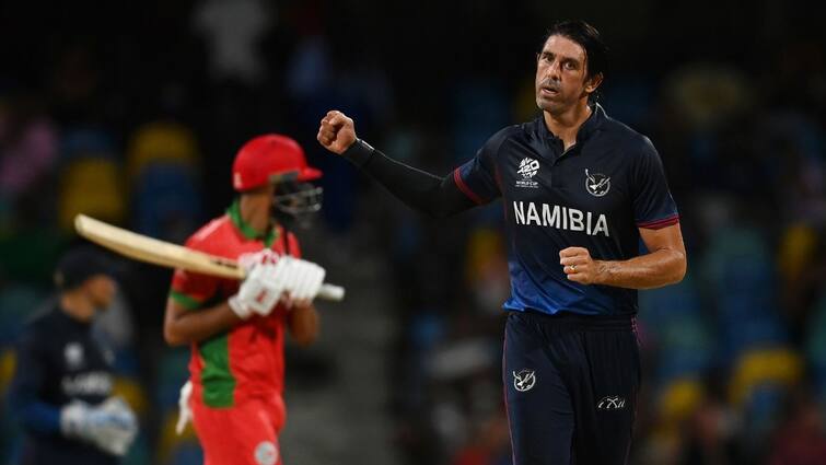 Namibia vs Oman T20 World Cup 2024 Super Over Highlights David Wiese Namibia vs Oman T20 World Cup 2024 Highlights: David Wiese's Heroics Help Namibia Defeat Oman In Tournament's First Super Over