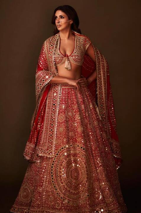 इसके जवाब में श्वेता बच्चन ने कहा, वो सेल्फ मेड और स्ट्रॉन्ग महिला हैं. वह बहुत अच्छी मां हैं, मुझे उनकी यह बात बहुत पसंद है.